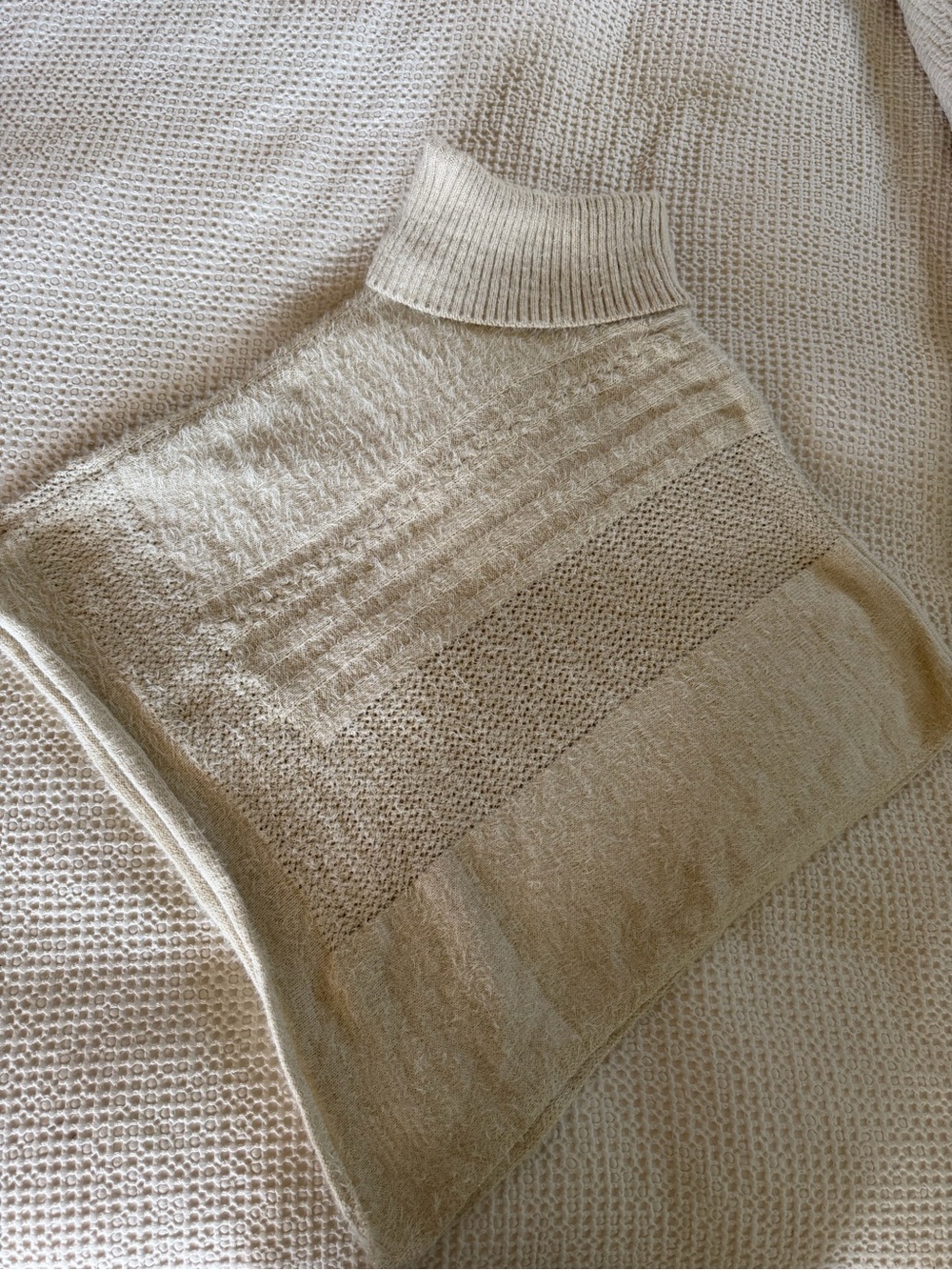 Anthropologie Everything in Love Turtleneck Knit Poncho Cape Cream Metallic - Picture 2 of 13